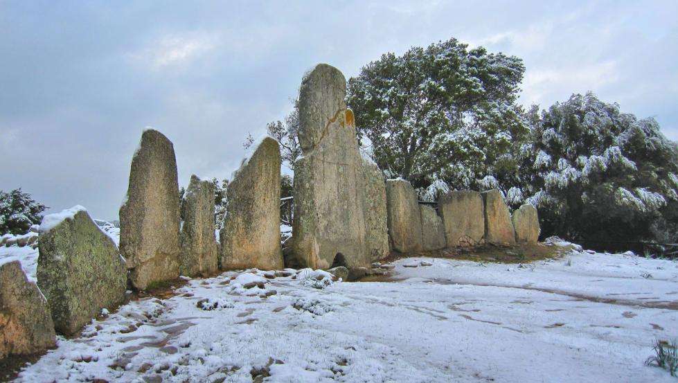 Tomba di Giganti Li Lolghi - Arzachena