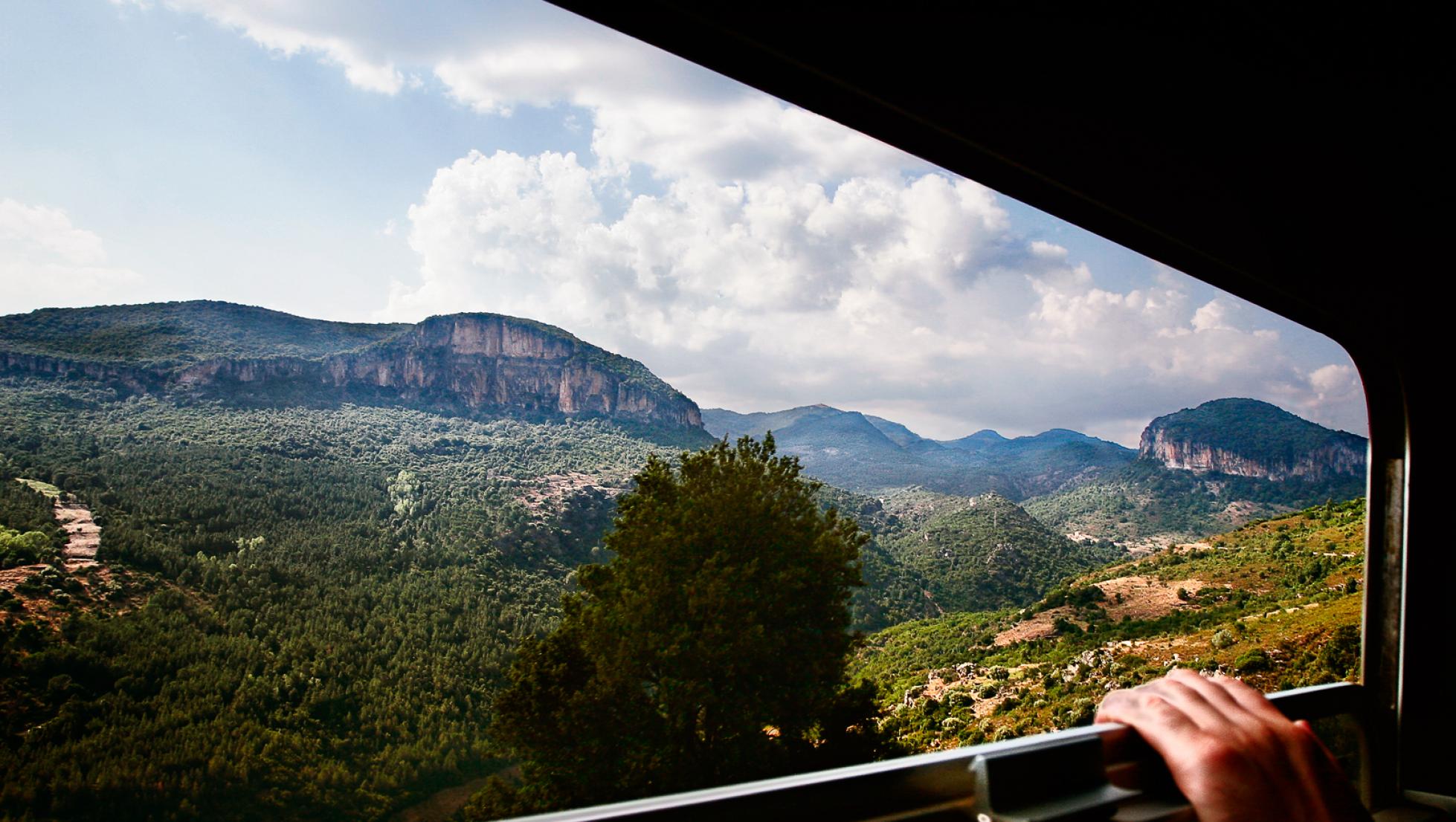 Veduta dal finestrino del Trenino Verde - Tacchi d'Ogliastra