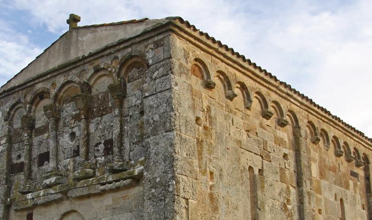 San Nicola di Trullas, dettaglio facciata - Semestene 
