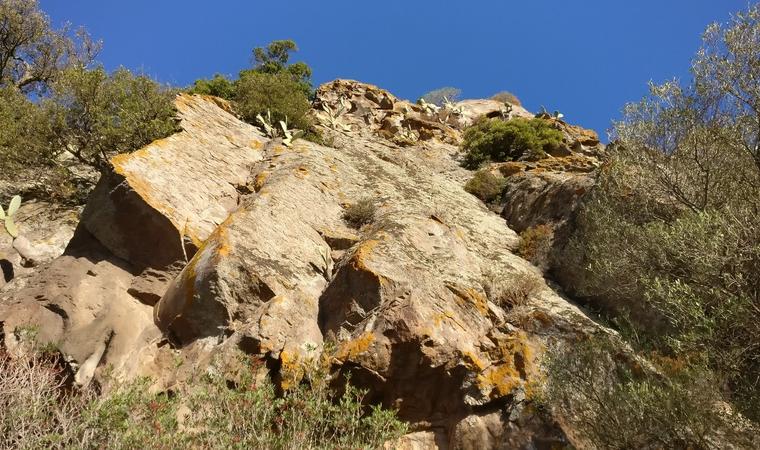 Andando per spelonche (percorso trekking Monte Arci)