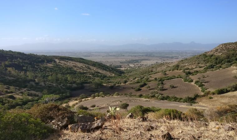 Andando per spelonche (percorso trekking Monte Arci)