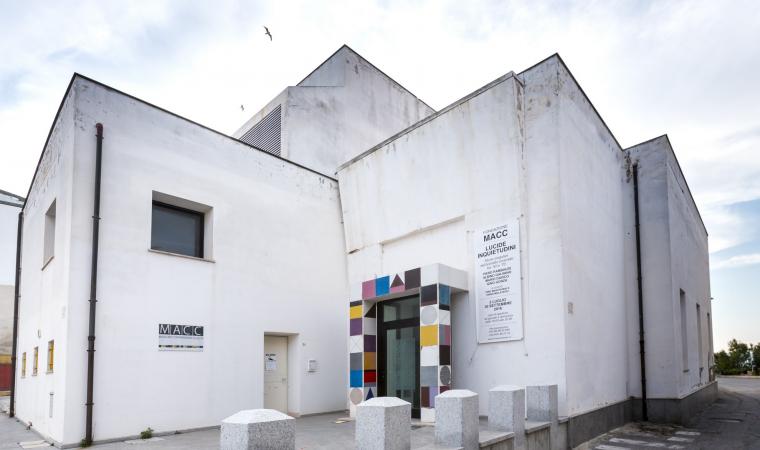 Museo d'arte contemporanea, edificio esterno