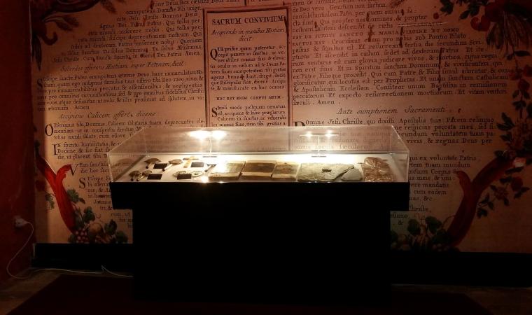 Museo Peregrinatio Fidei, Mandas - vetrina 2