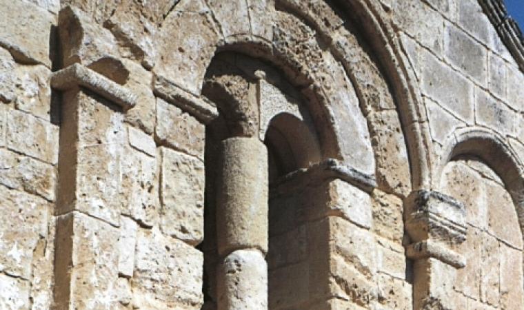 bifora - facciata santuario di san Lussorio - Selargius