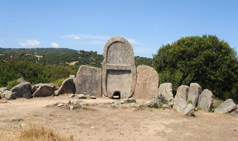 Tombe di Giganti, S'Ena e Thomes - Dorgali