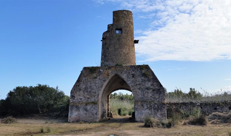 Torre dei Dieci Cavalli (fronte) - Muravera