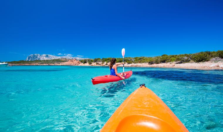 In kayak nell'area marina protetta di Tavolara - Capo Coda Cavallo