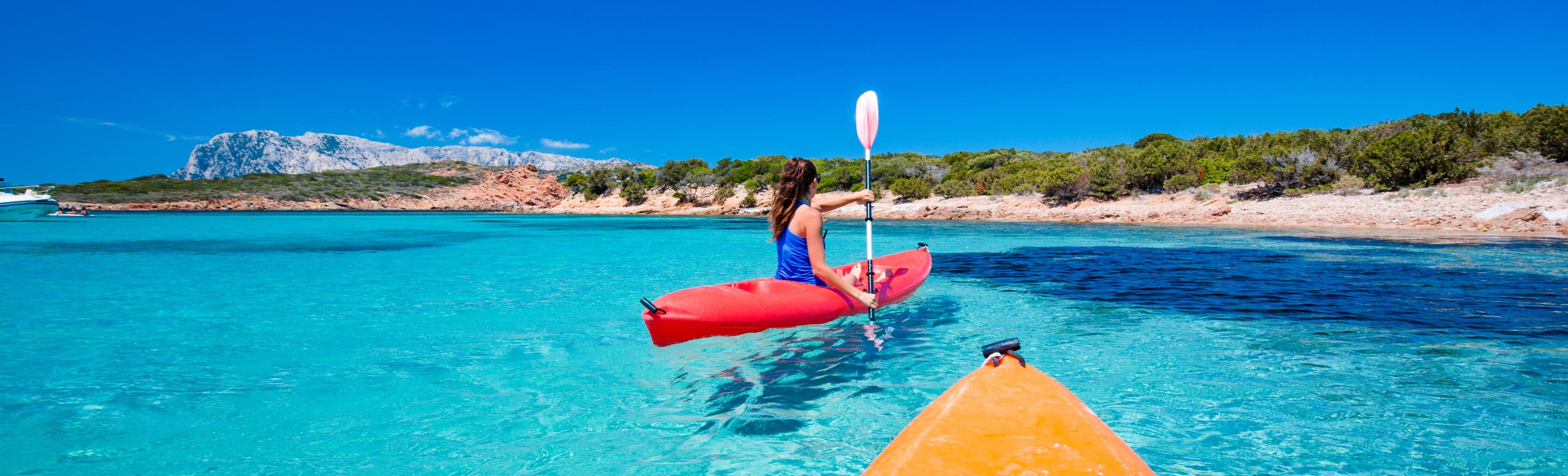 In kayak nell'area marina protetta di Tavolara - Capo Coda Cavallo